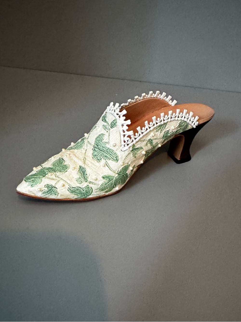 VTG Just the Right Shoe “Touch of Lace” mini shoe figurine